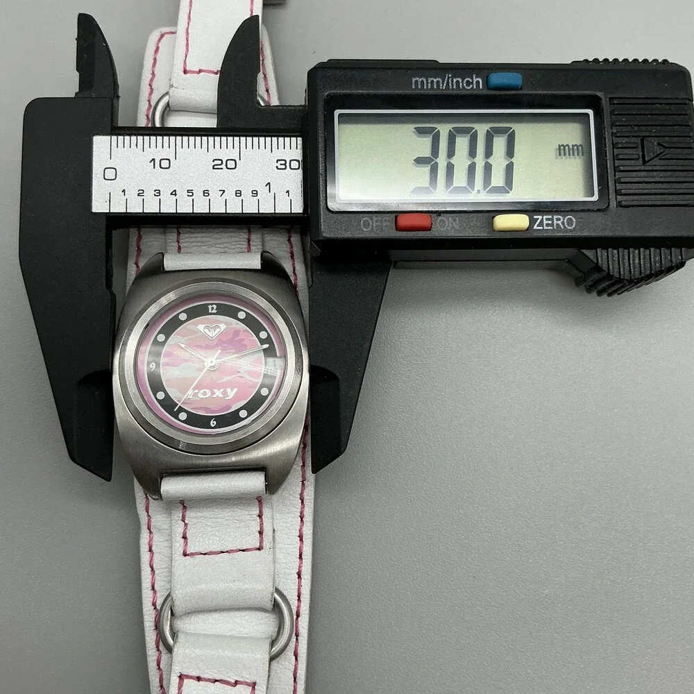 Roxy Womens Watch 30mm Pink Camo Logo Dial White Leather Bund Strap New Battery
